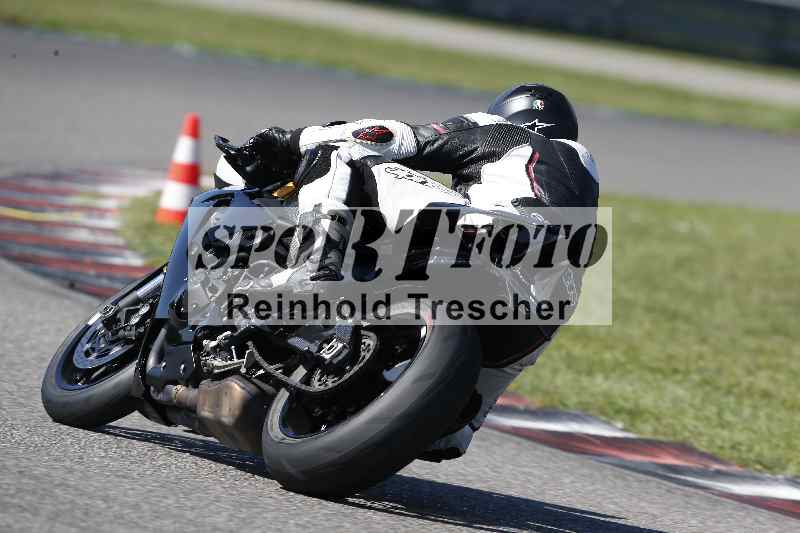 /43 08.08.2025 Discover the Bike ADR/Race 3 rot/81